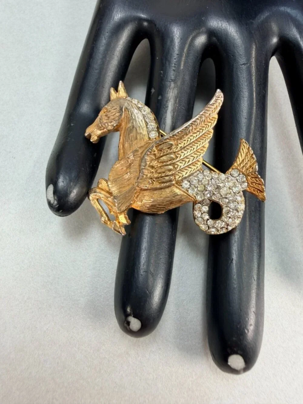 Vintage DeNICOLA Pegasus Rhinestone Gold Tone Mythological Horse Brooch Pin